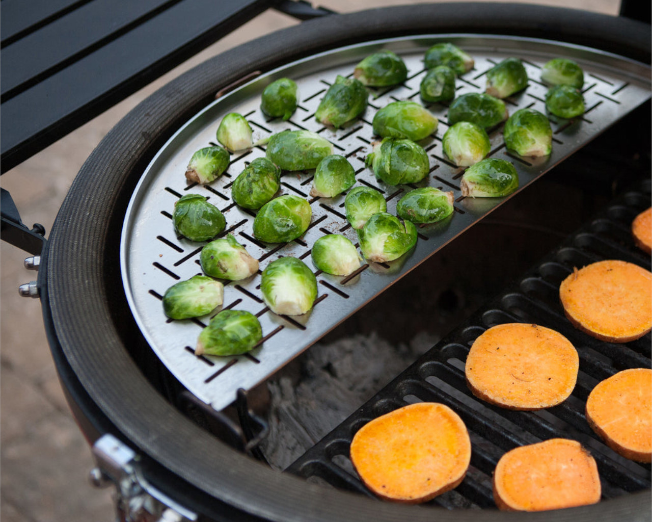 Kamado Joe Half-Moon Fish And Vegetable Grate Suits Classic Joe, , hi-res image number null